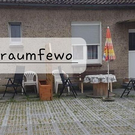 Einraum-Ferienwohnung 46M2 Eisenhuettenstadt-Diehlo エクステリア 写真